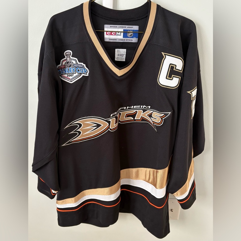 Scott Niedermayer Anaheim Ducks 2007 Stanley Cup Captain CCM Hockey Jersey Large